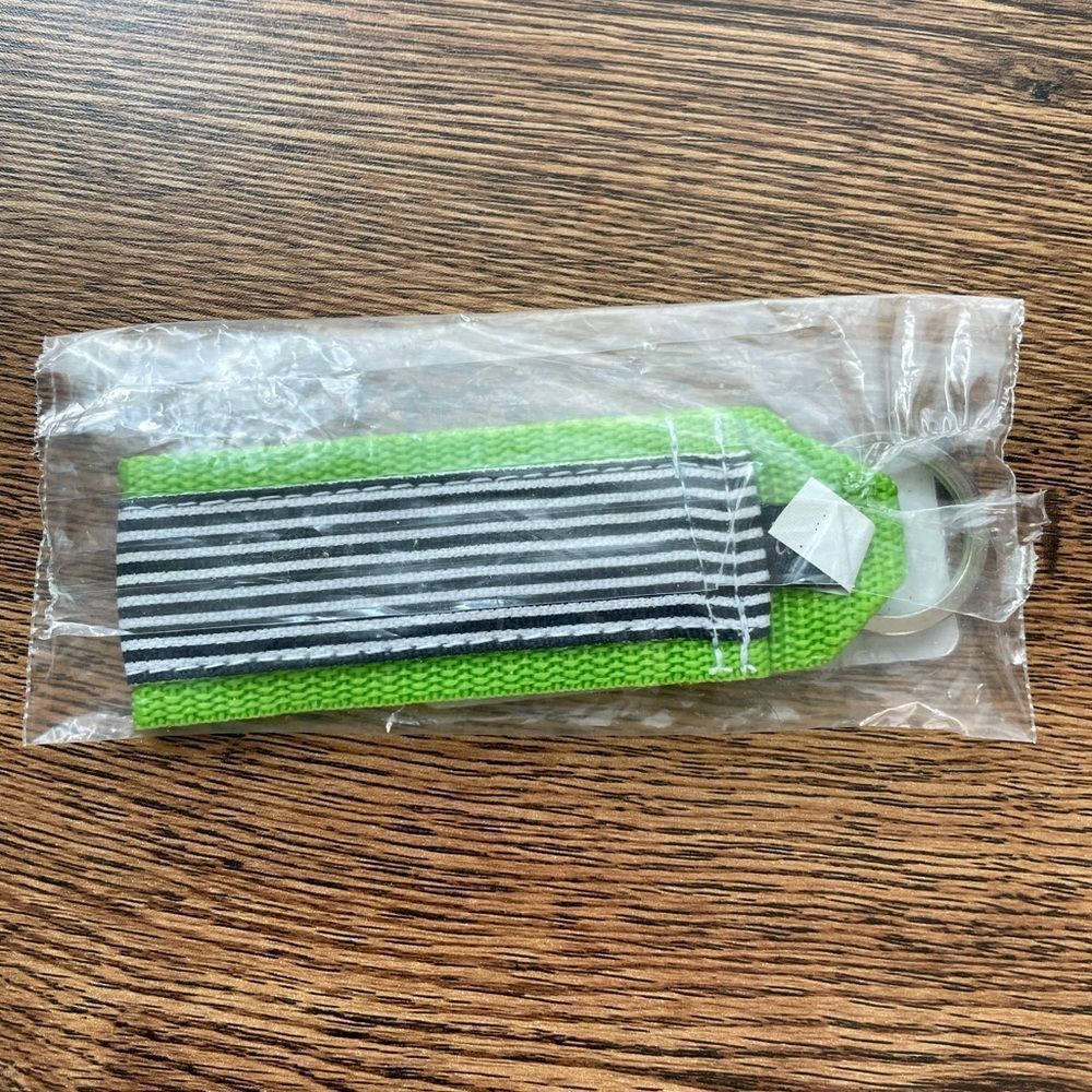 Thirty one Key Fobs. 1st One is Cool Lime Ditzy. 2nd One is Newport Stripe. NWT - Picture 5 of 5